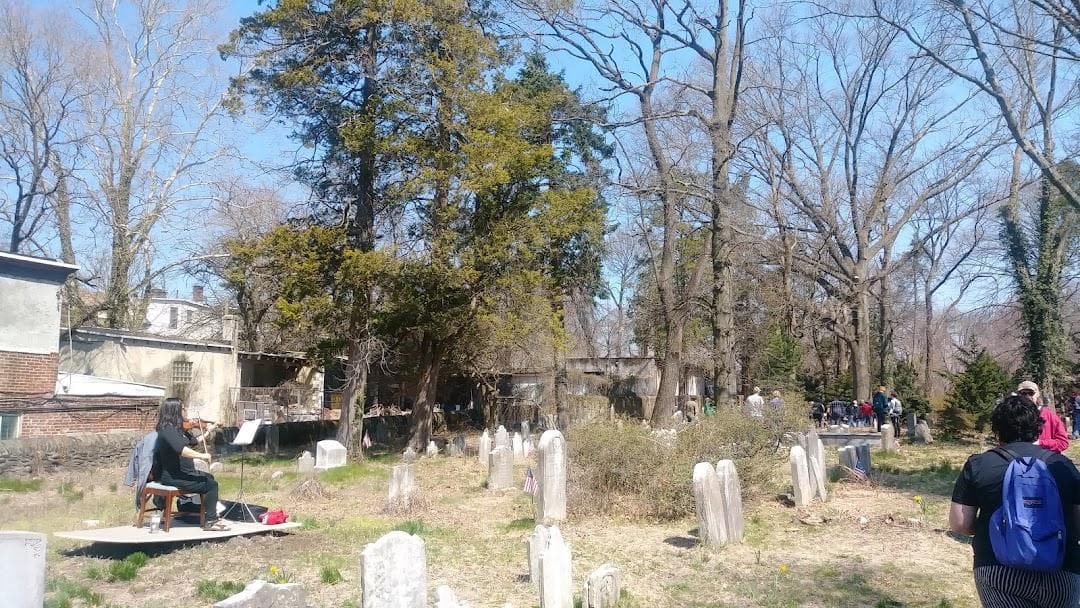The Hood Cemetery photo 4