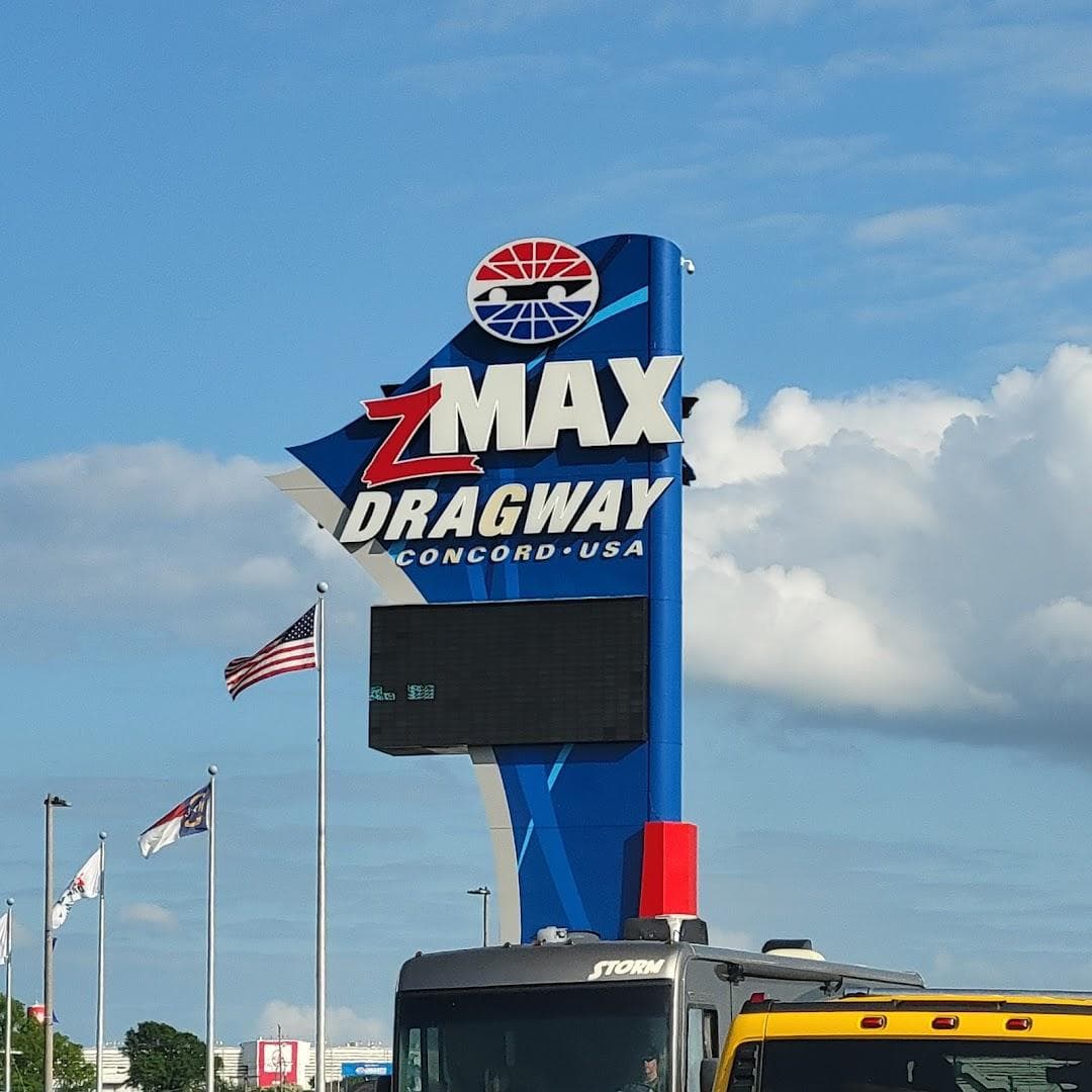 zMAX Dragway photo 5