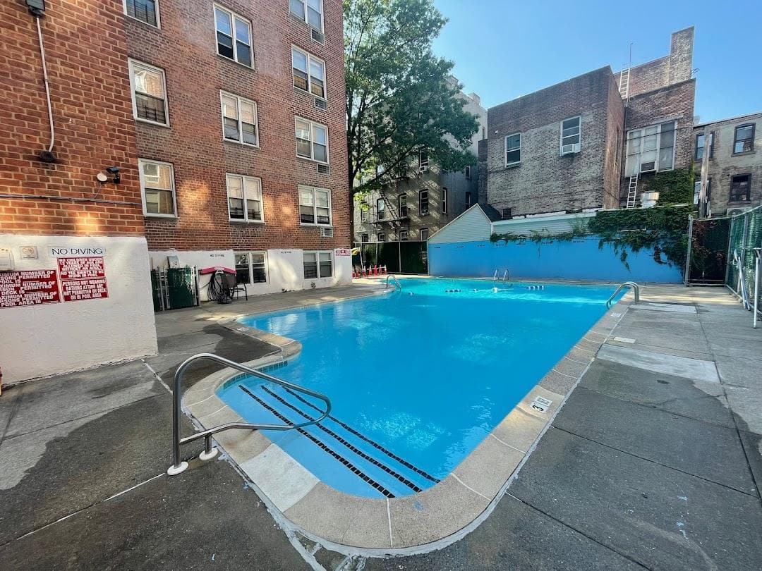 Argyle Apartments