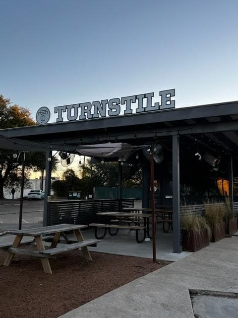 Turnstile Bar and Restaurant photo 6
