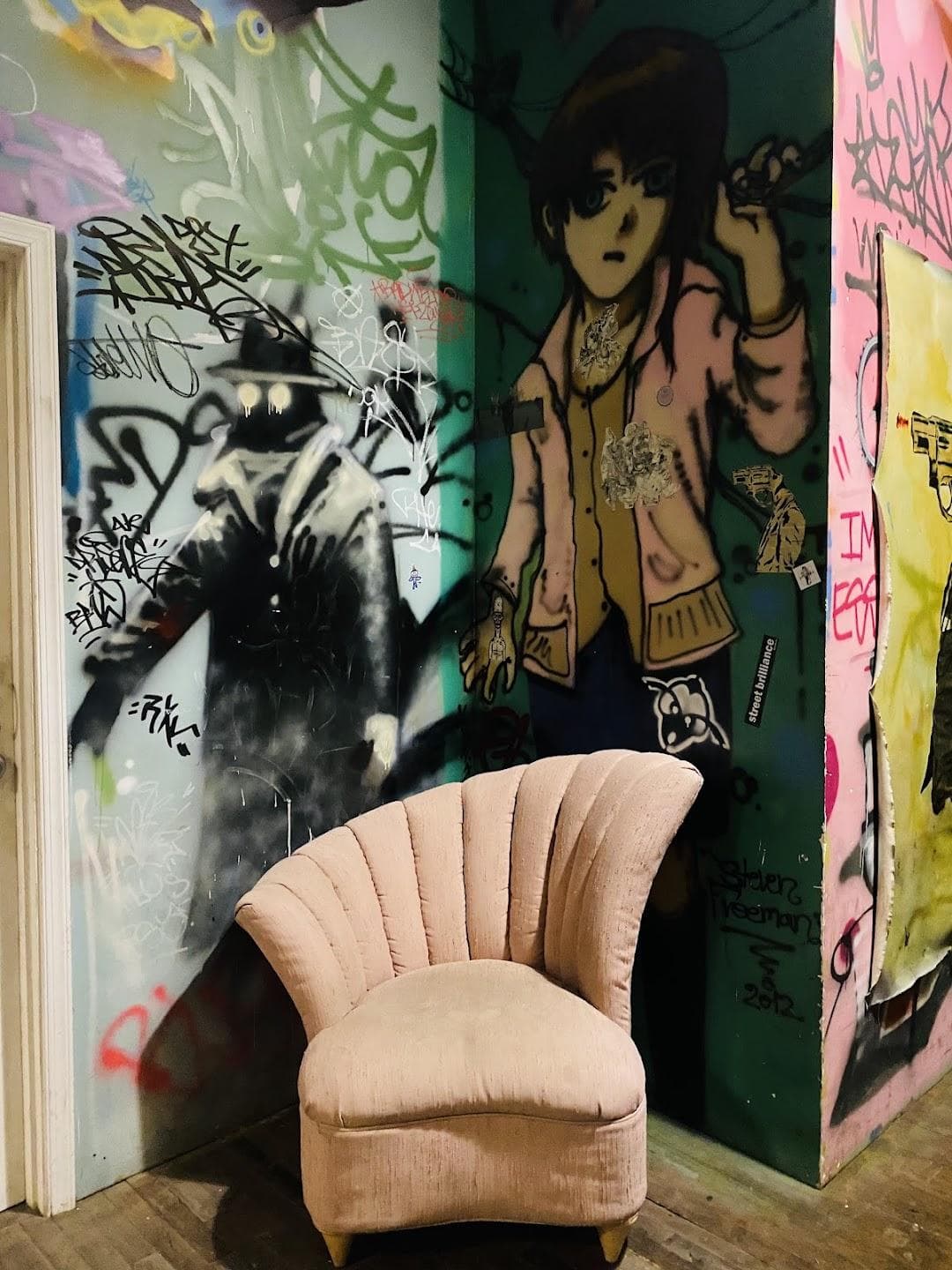 Graffiti Warehouse photo 1