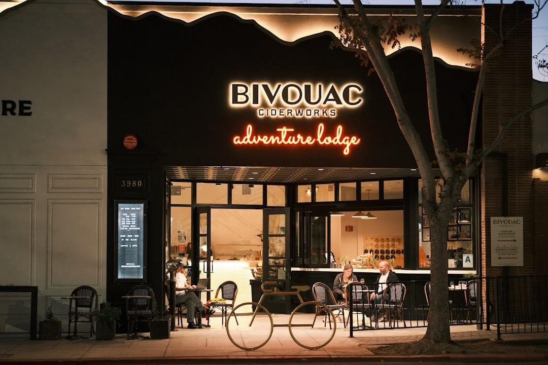Bivouac Adventure Lodge: Cider Bar, Coffee Shop, & General Store photo 4