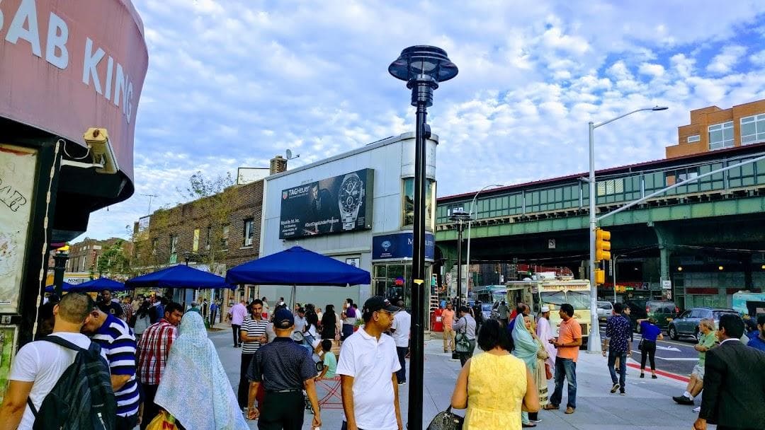 Roosevelt Avenue photo 5