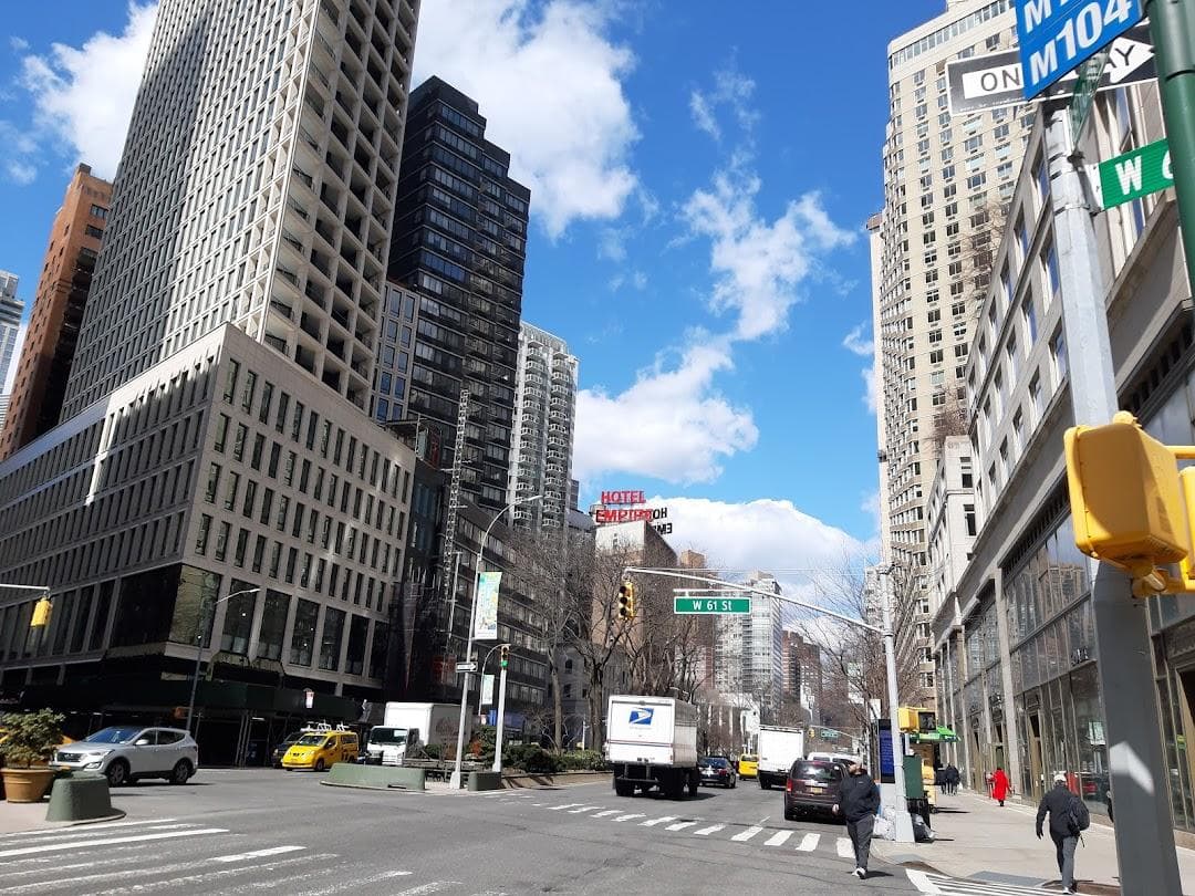 Broadway/W 61 St