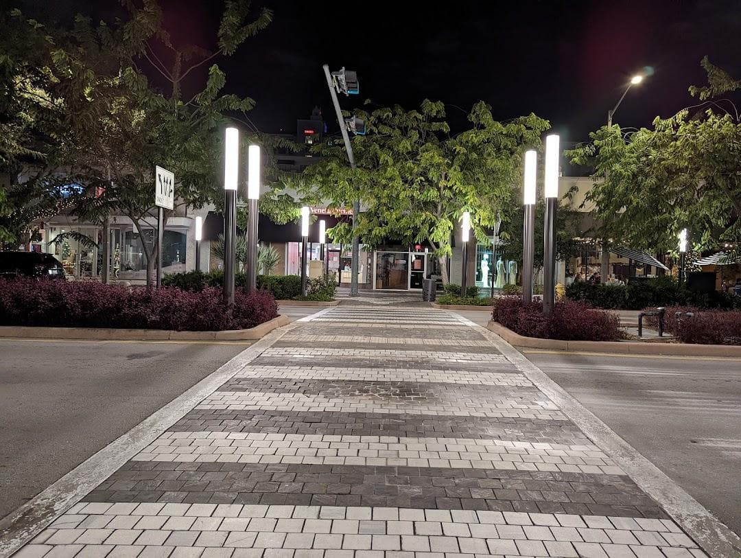 Miracle Mile photo 2