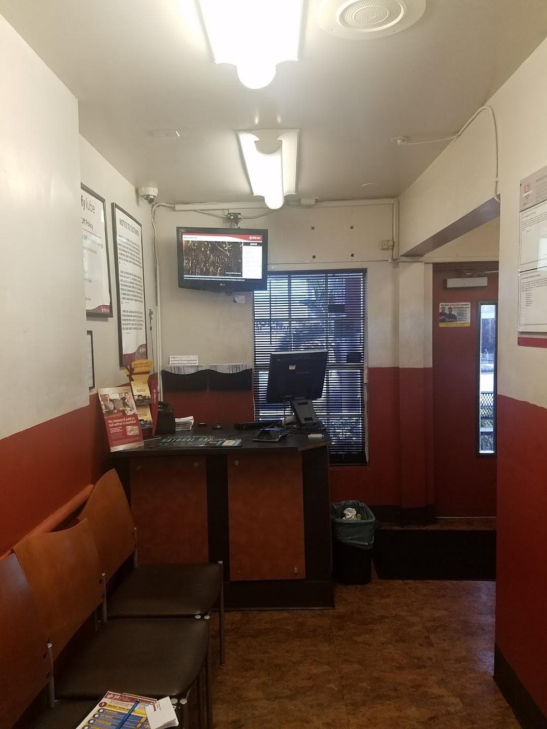 Jiffy Lube Oil Change photo 3