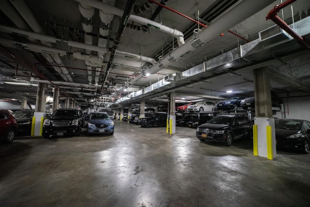 Bedford-Union Armory Parking (Propark) photo 3