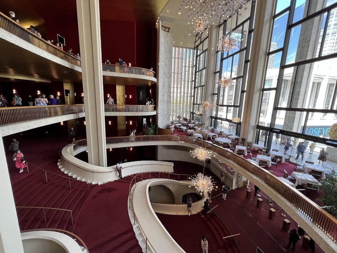 Metropolitan Opera House photo 5