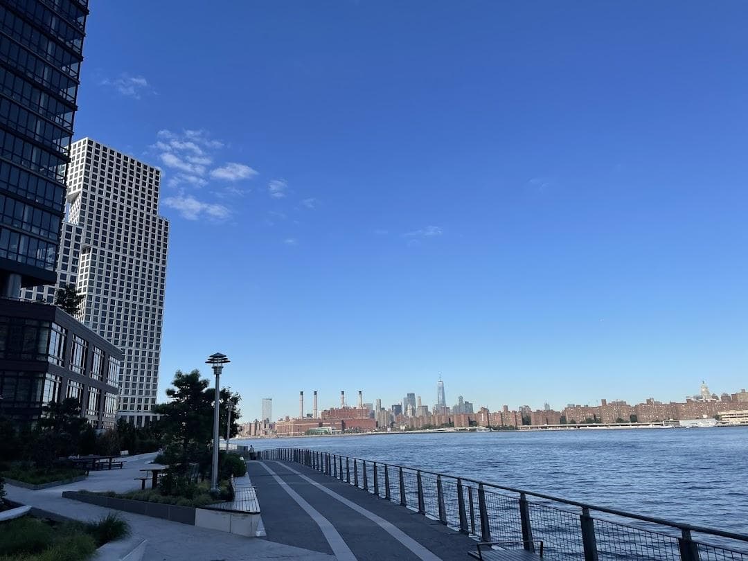 Greenpoint Landing Esplanade photo 2