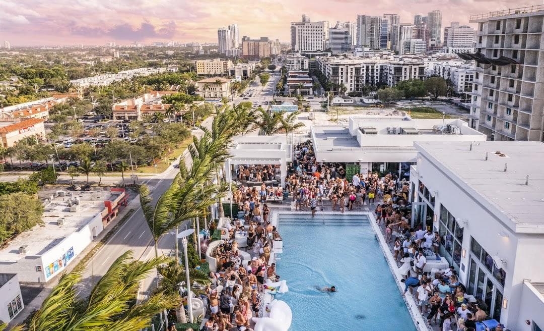 The Easton Rooftop Pool & Lounge photo 5