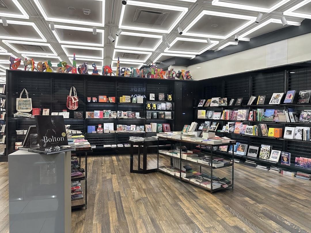 POWERHOUSE Books photo 3