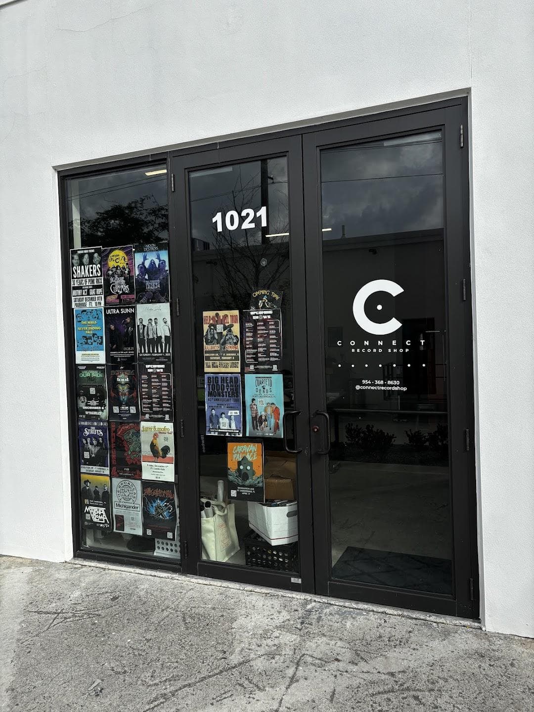 Connect Record Shop photo 3
