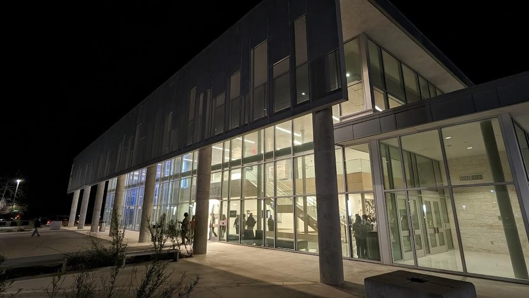 Cedar Ridge High School Auditorium photo 2