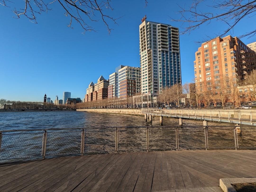 Hudson River Waterfront Walkway photo 6