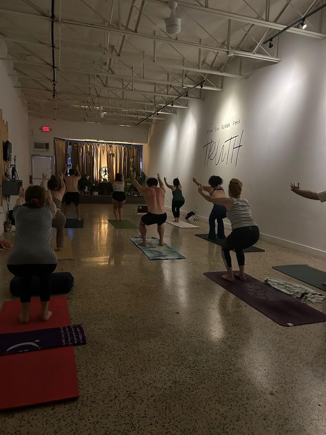 305 Yoga photo 1