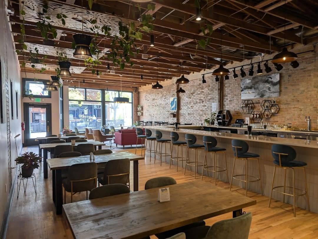 Method & Muse Spirits - Distillery and Cocktail Lounge photo 6