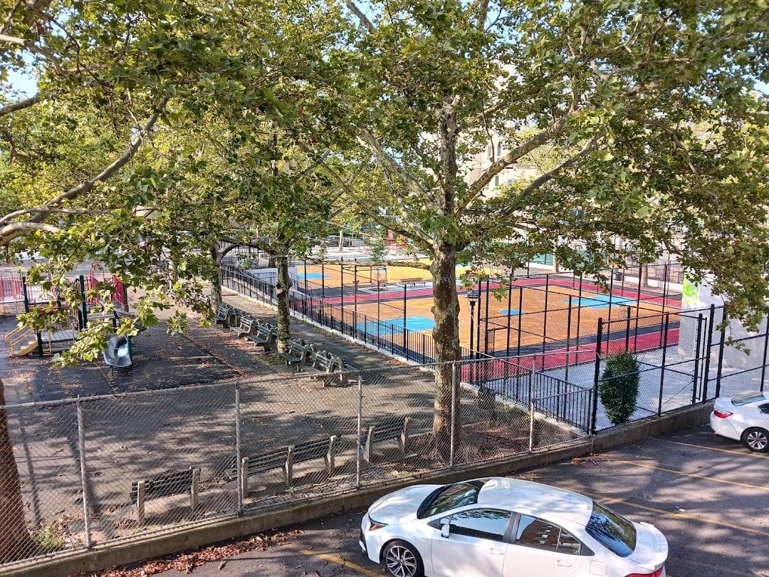 Bay Terrace Playground photo 1