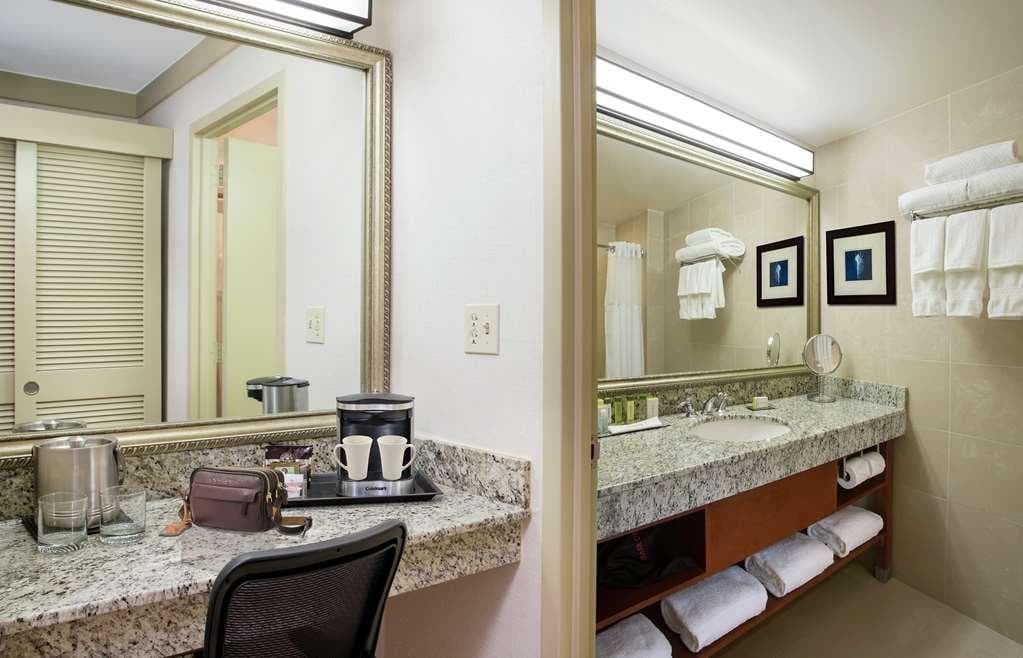 DoubleTree by Hilton Hotel Miami Airport & Convention Center photo 5