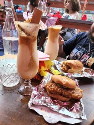 Tiki Chick photo 3