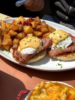 Putnam's Pub & Cooker photo 1
