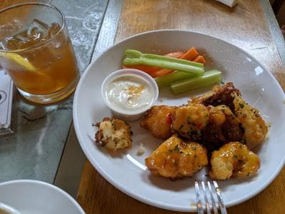 Syndicated Bar Theater Kitchen photo 4