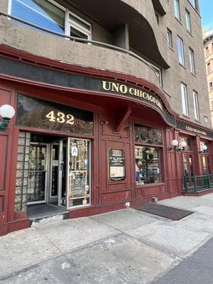 UNO Pizzeria & Grill photo 6