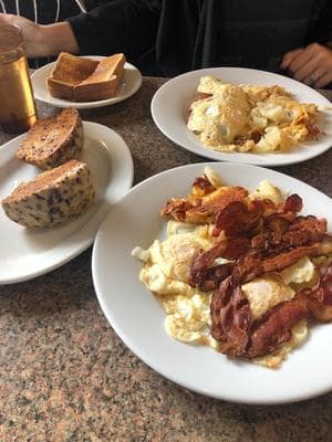Hector's Cafe & Diner photo 2