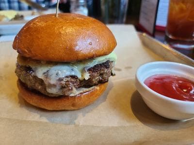 5 Napkin Burger photo 4