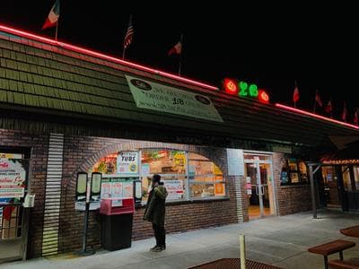 L&B Spumoni Gardens photo 4