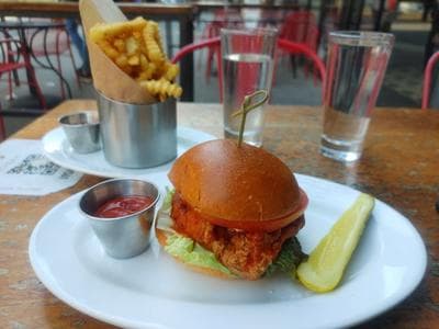 5 Napkin Burger photo 3