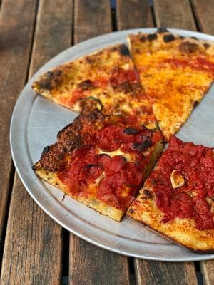F&F Pizzeria photo 2