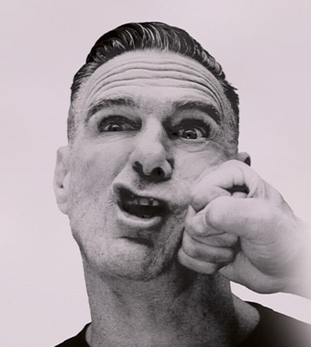 Bryan Adams: Roll With The Punches