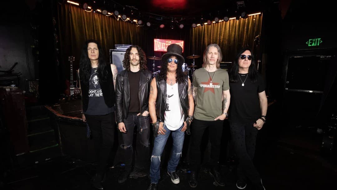 Slash featuring Myles Kennedy and The Conspirators